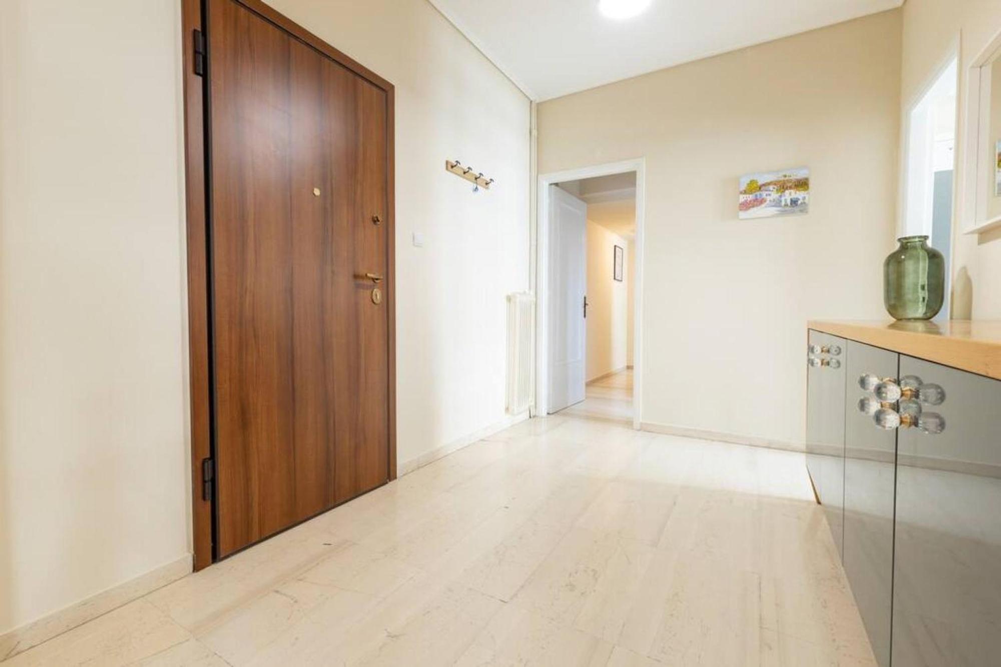 Amfitritis Family Lux Apartment At Palaio Faliro Athen Exterior foto