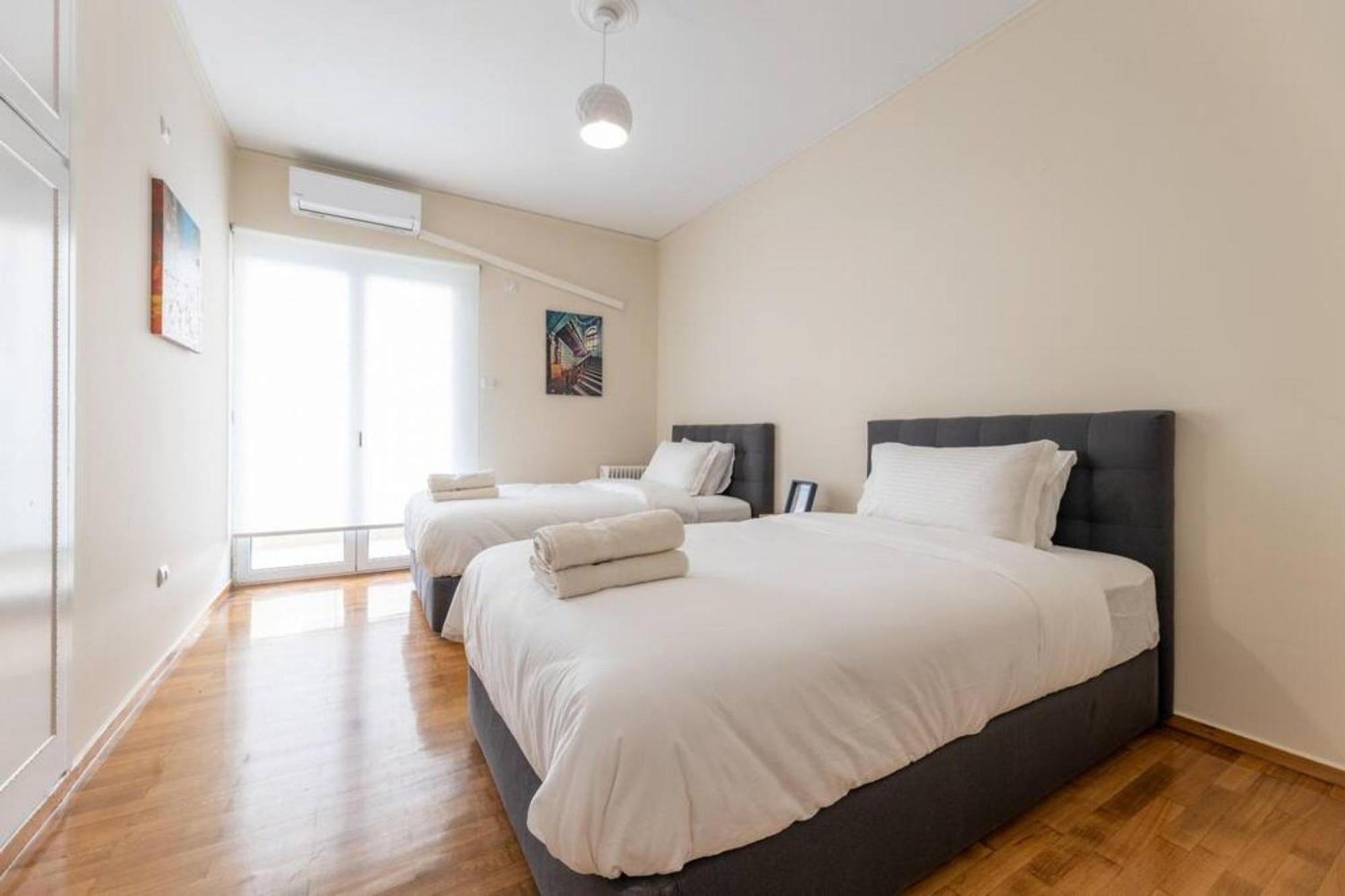 Amfitritis Family Lux Apartment At Palaio Faliro Athen Exterior foto