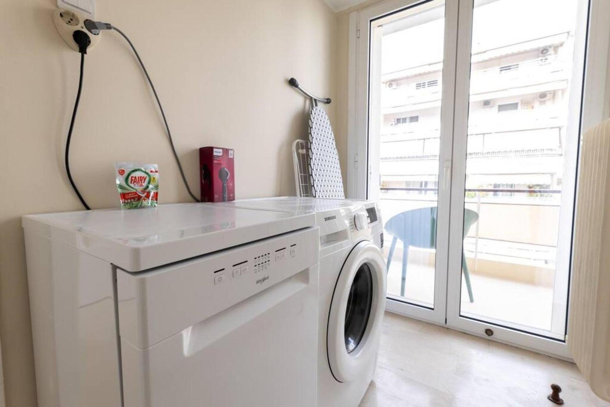 Amfitritis Family Lux Apartment At Palaio Faliro Athen Exterior foto